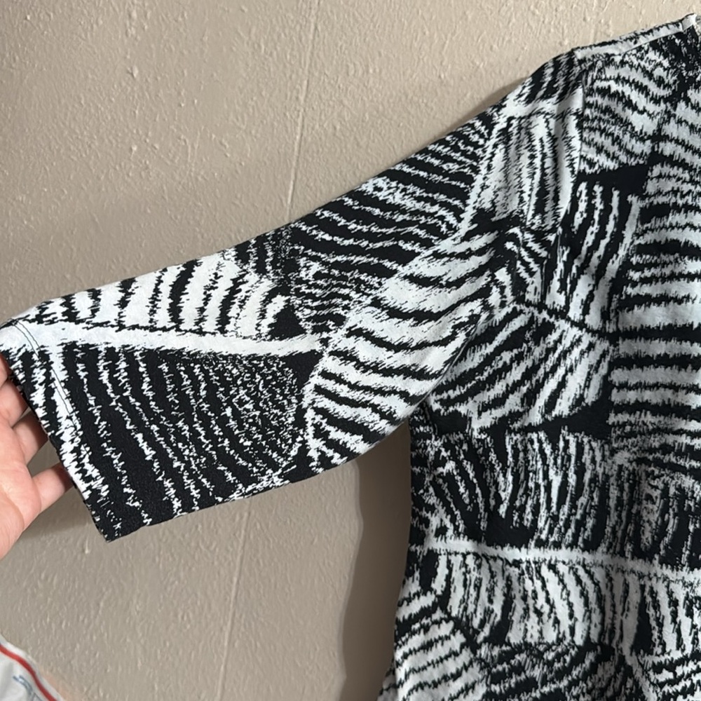 Ruby Rd. Black And White Patterned Top - image 4